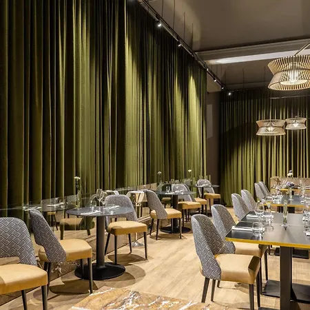 Nh Collection Carlo Iv 5* Prag