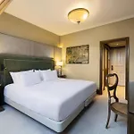 Nh Collection Carlo Iv 5* פראג