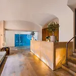 Nh Collection Carlo Iv מלון 5*