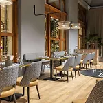 מלון Nh Collection Carlo Iv 5*