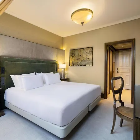 Nh Collection Carlo Iv 5* Praag