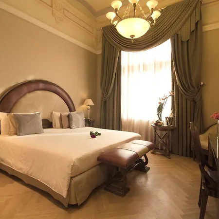 Nh Collection Carlo Iv 5* Prague