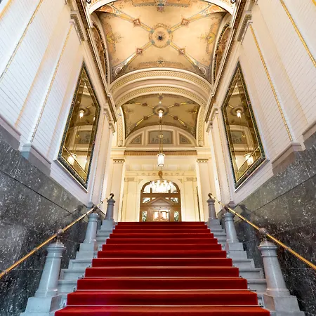 Nh Collection Carlo Iv 酒店