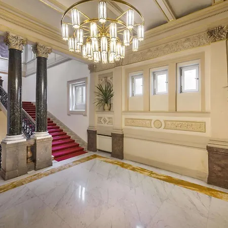فندق Nh Collection Carlo Iv 5*