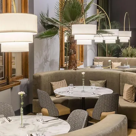 فندق Nh Collection Carlo Iv 5*