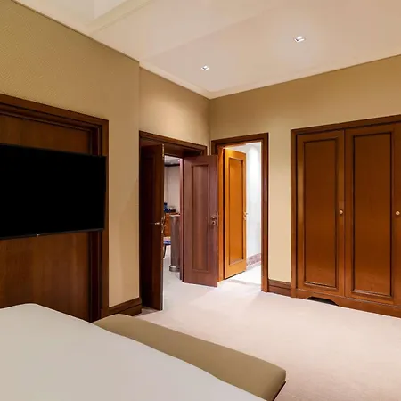 Hotell Nh Collection Carlo Iv