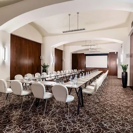 Nh Collection Carlo Iv 5* Prag