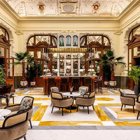 Hotell Nh Collection Carlo Iv 5*
