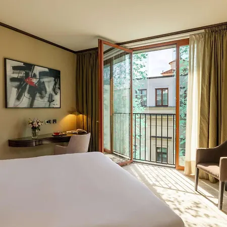 Nh Collection Carlo Iv Hotell 5*