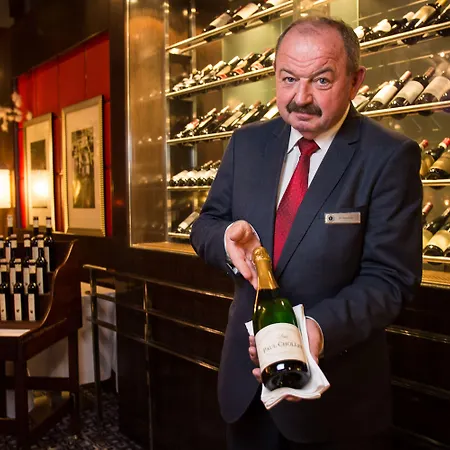 酒店 Nh Collection Carlo Iv