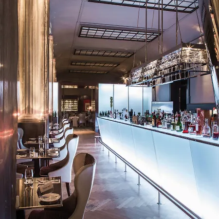 Nh Collection Carlo Iv 5*