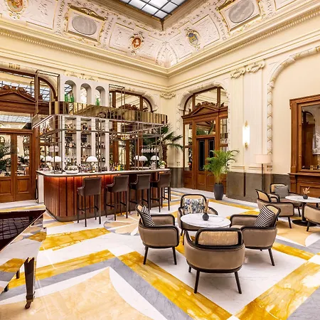 酒店 Nh Collection Carlo Iv 5*