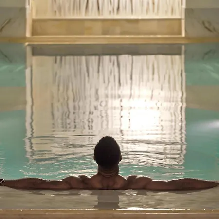 Nh Collection Carlo Iv 5*