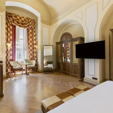 Nh Collection Carlo Iv Hotel