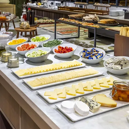 Hotel Nh Collection Carlo Iv 5*