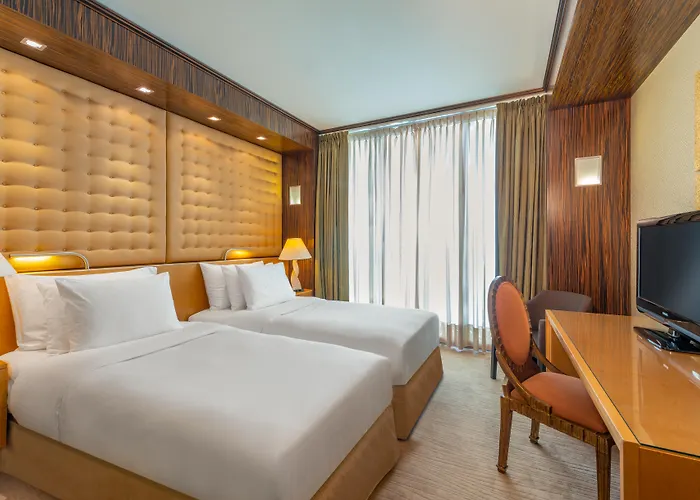 Hotel Nh Collection Carlo Iv 5*