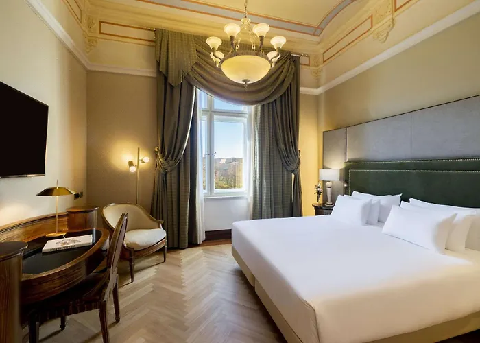 Nh Collection Carlo Iv