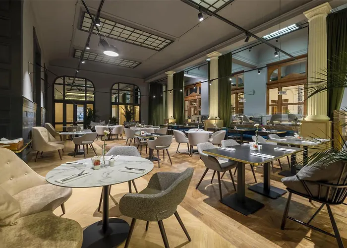 Nh Collection Carlo Iv 5*