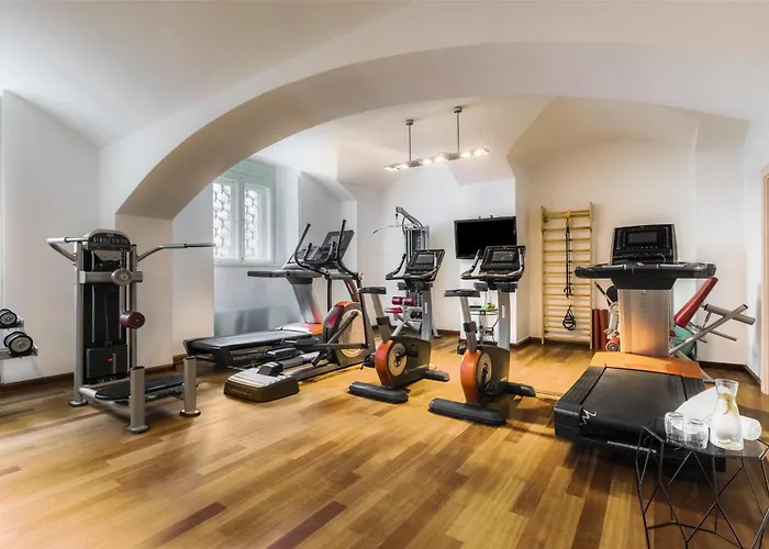 Nh Collection Carlo Iv Hotel 5*