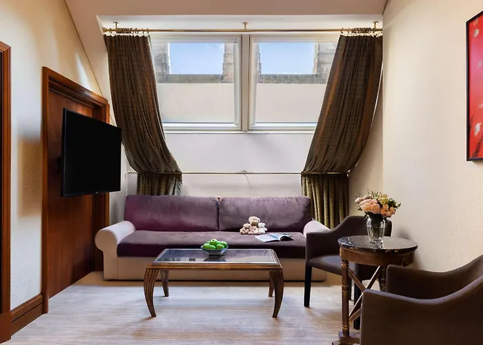 Nh Collection Carlo Iv