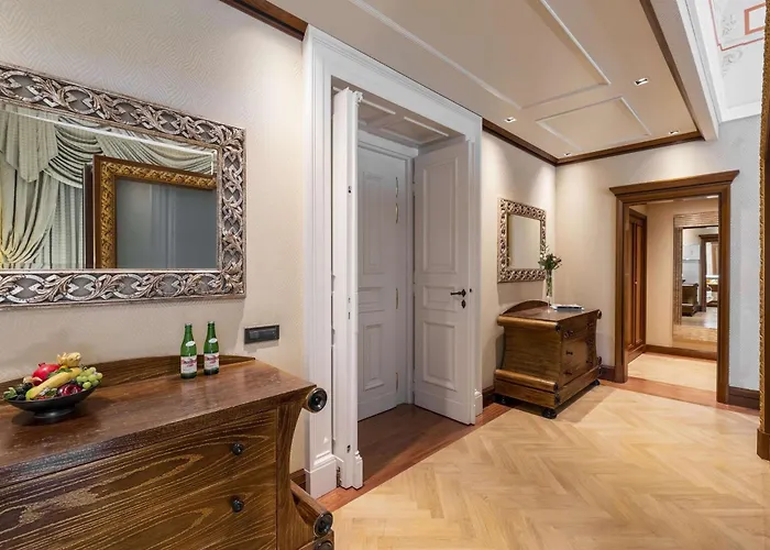 Nh Collection Carlo Iv 5*