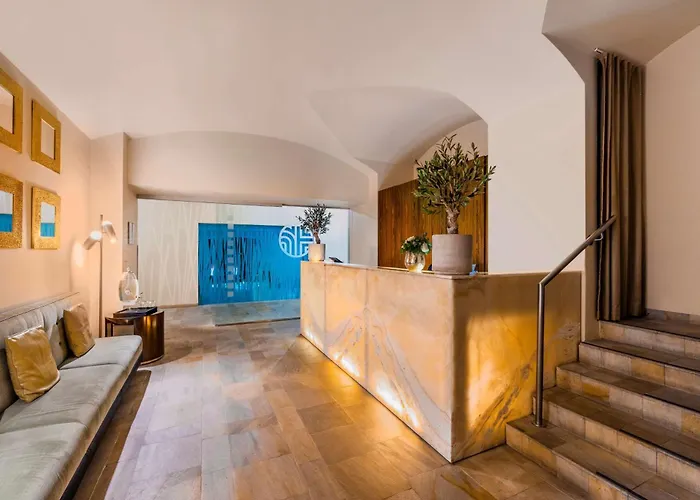 Nh Collection Carlo Iv Hotel 5*