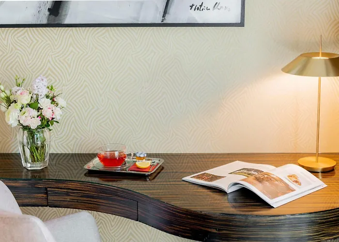 Nh Collection Carlo Iv 5*