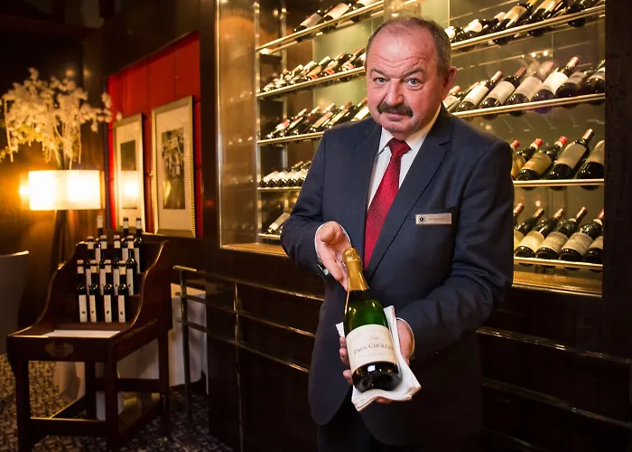 Hotel Nh Collection Carlo Iv