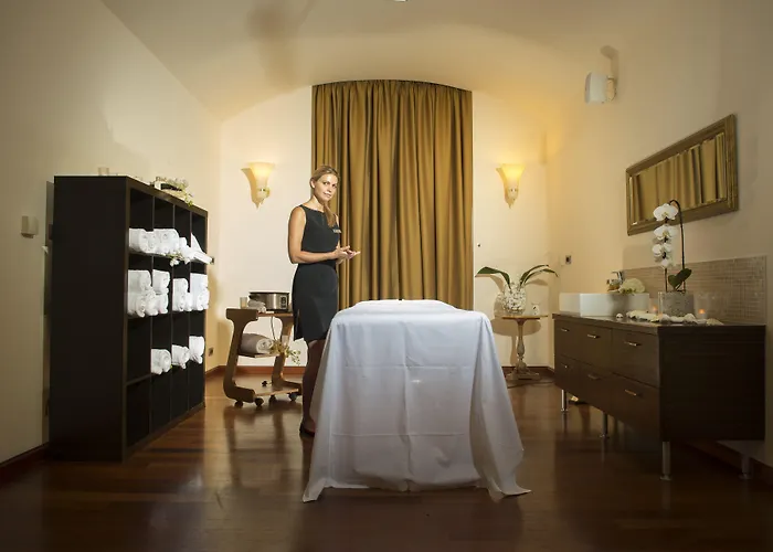 Nh Collection Carlo Iv Hotel 5*