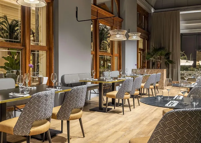 Hotel Nh Collection Carlo Iv 5*