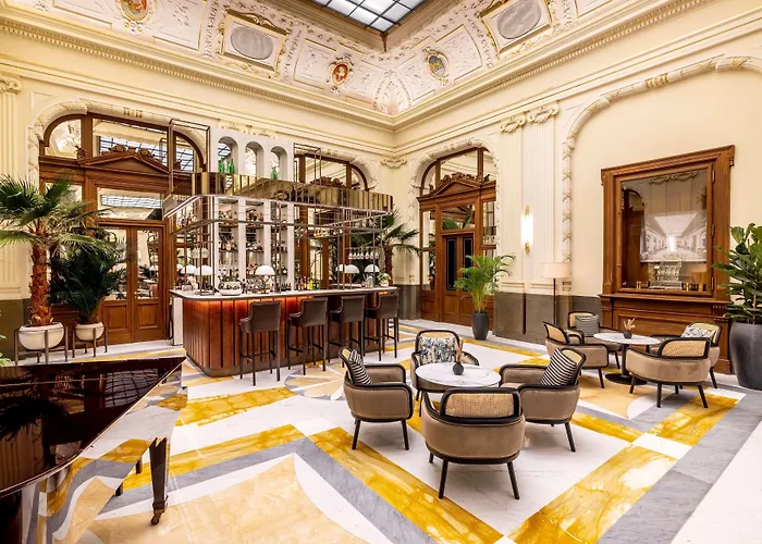 Hotel Nh Collection Carlo Iv 5*