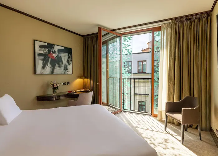 Nh Collection Carlo Iv 5* Praha