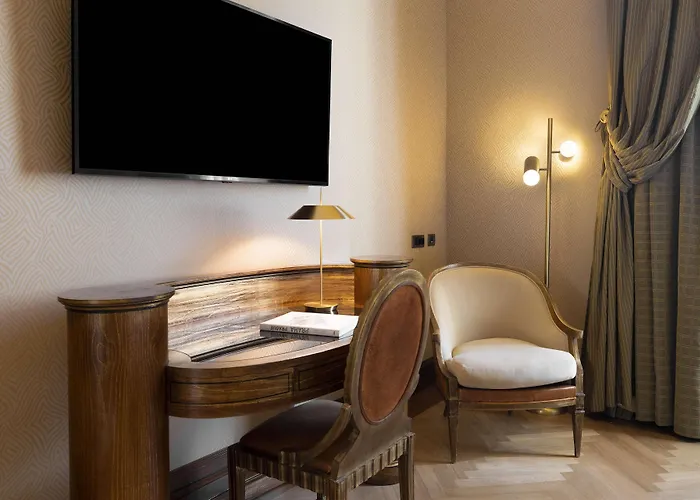 Nh Collection Carlo Iv