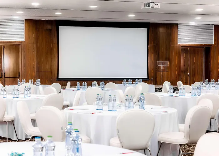 Nh Collection Carlo Iv Hotel 5*